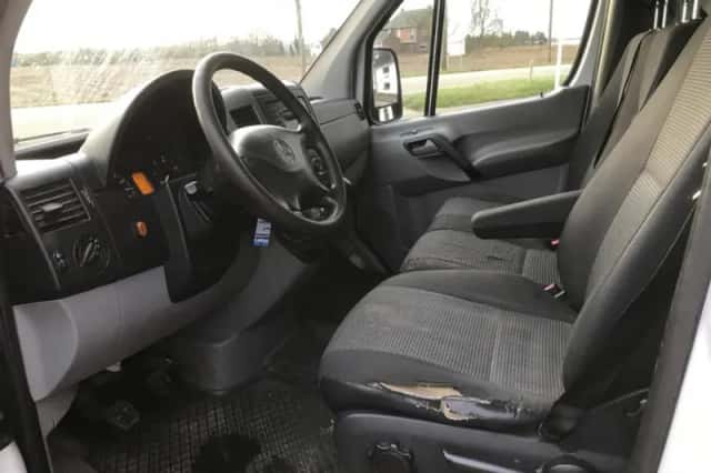Mercedes-Benz Sprinter (2011) thumbnail 6