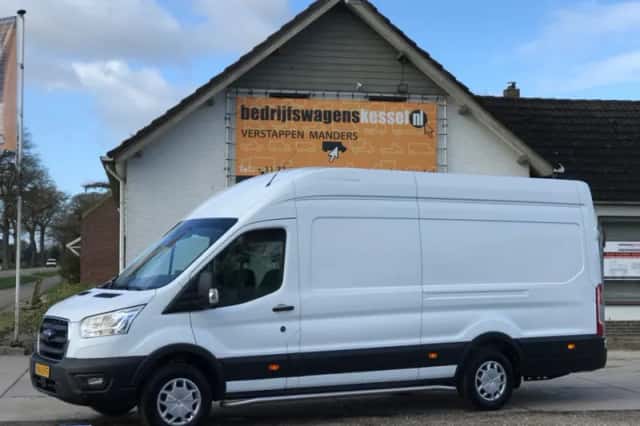 Ford Transit (2022) thumbnail 1