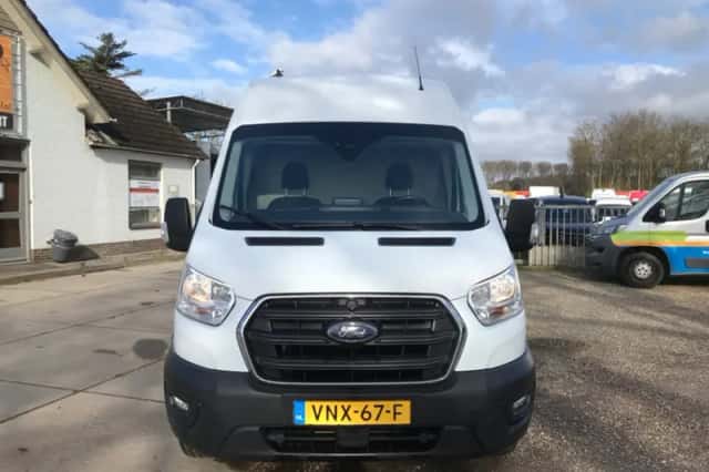 Ford Transit (2022) thumbnail 2