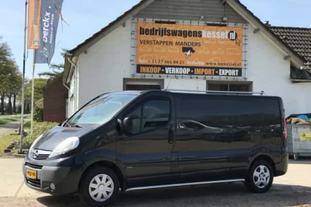 Opel Vivaro (2011) thumbnail 1