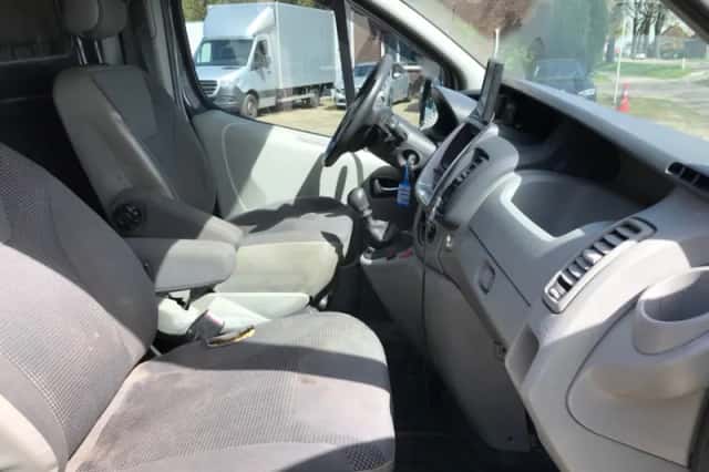 Opel Vivaro (2011) thumbnail 6