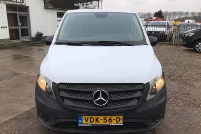 Mercedes-Benz Vito (2019) thumbnail 2