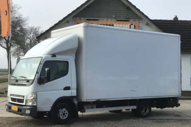 Mitsubishi Canter (2010) thumbnail 3