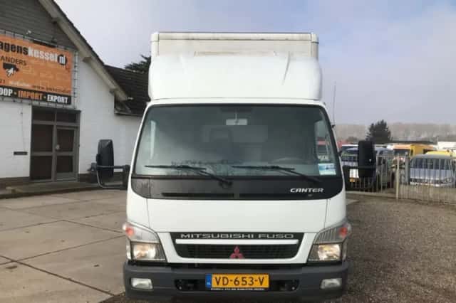 Mitsubishi Canter (2010) thumbnail 4