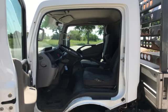 Nissan Cabstar (2008) thumbnail 3