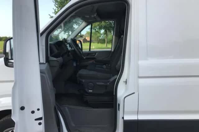 Volkswagen Crafter (2022) thumbnail 3