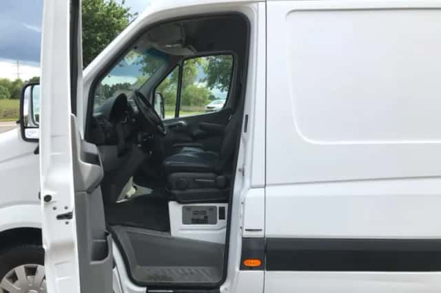 Mercedes-Benz Sprinter (2015) thumbnail 3