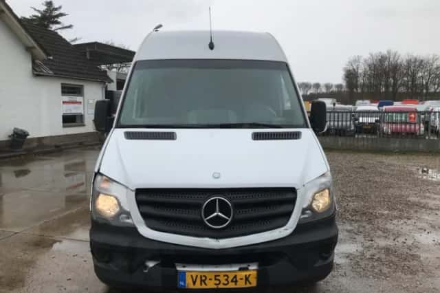 Mercedes-Benz Sprinter (2015) thumbnail 2