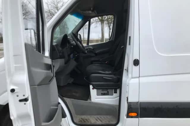 Mercedes-Benz Sprinter (2015) thumbnail 3