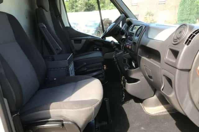 Renault Master (2015) thumbnail 5