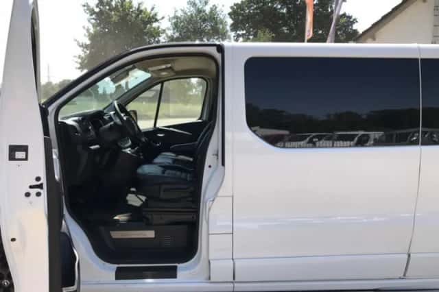 Opel Vivaro (2018) thumbnail 3