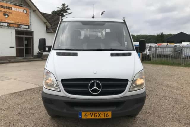 Mercedes-Benz Sprinter (2010) thumbnail 2