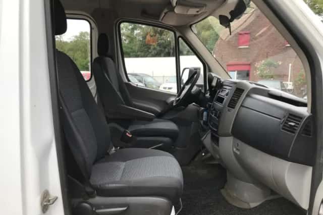 Mercedes-Benz Sprinter (2010) thumbnail 6