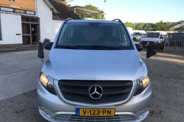 Mercedes-Benz Vito (2018) thumbnail 2