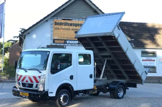 Nissan Cabstar (2015) thumbnail 1