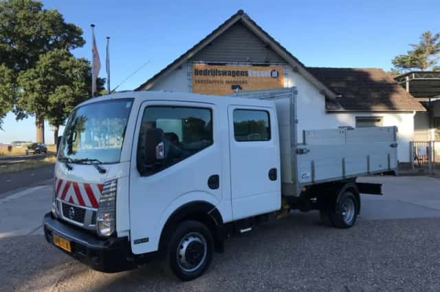 Nissan Cabstar (2015) thumbnail 3