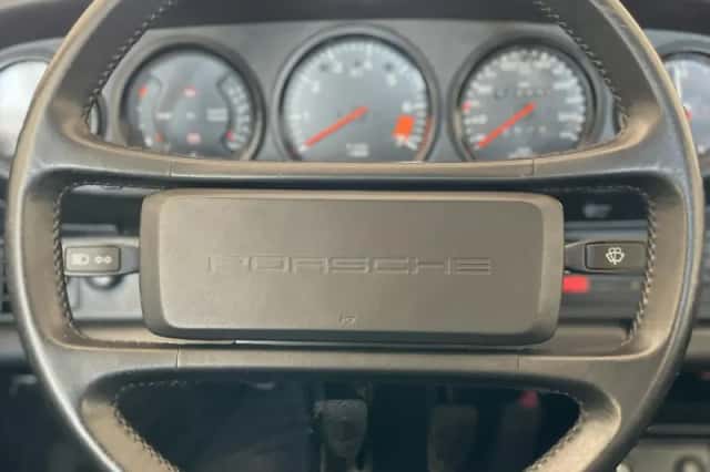 Porsche 911 (1988) thumbnail 14