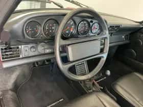 Porsche 911 (1988) thumbnail 18