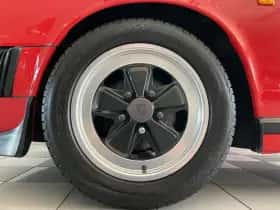 Porsche 911 (1988) thumbnail 3