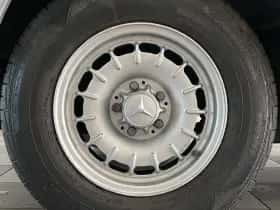 Mercedes-Benz SL-Klasse (1979) thumbnail 3