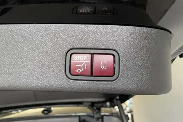 Mercedes-Benz GLS-Klasse (2017) thumbnail 35