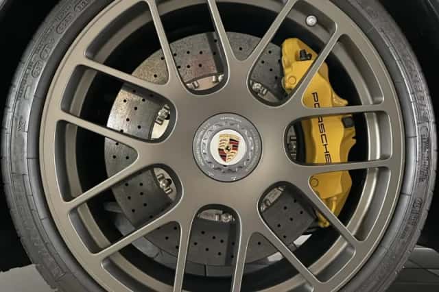 Porsche 911 (2011) thumbnail 3