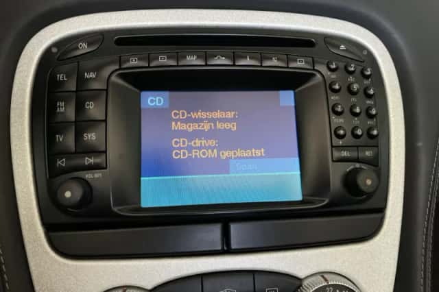 Mercedes-Benz SL-Klasse (2002) thumbnail 26