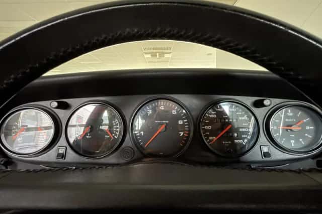 Porsche 911 (1990) thumbnail 11