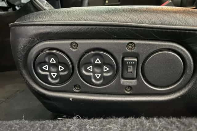 Porsche 911 (1990) thumbnail 8