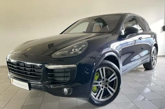 Porsche Taycan (2026) thumbnail 2