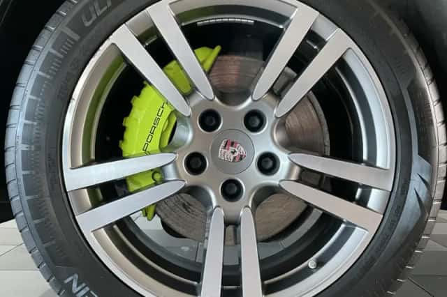 Porsche Cayenne (2015) thumbnail 3