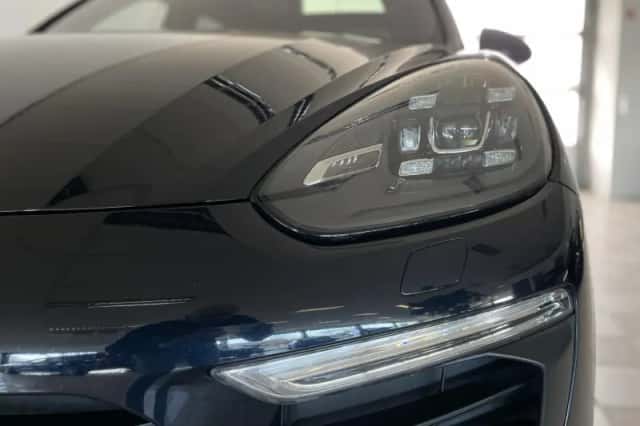 Porsche Cayenne (2015) thumbnail 5
