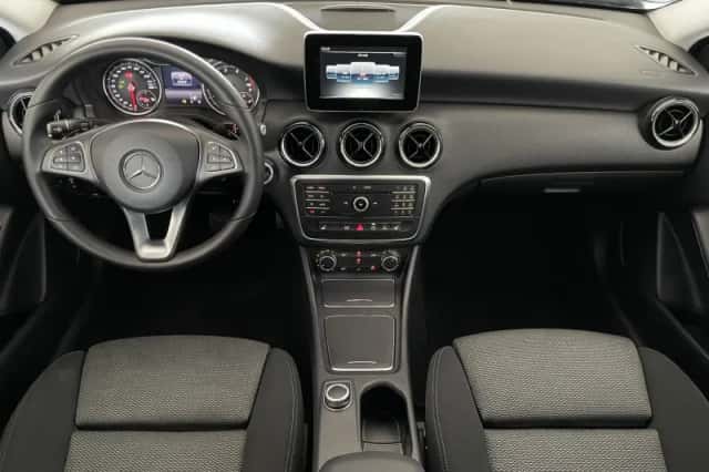 Mercedes-Benz A-Klasse (2016) thumbnail 4