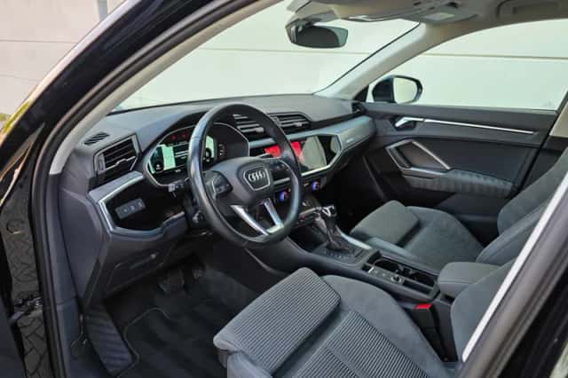 Audi Q3 (2022) thumbnail 3