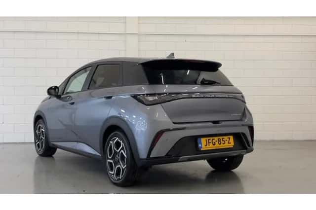 BYD Dolphin (2025) thumbnail 3