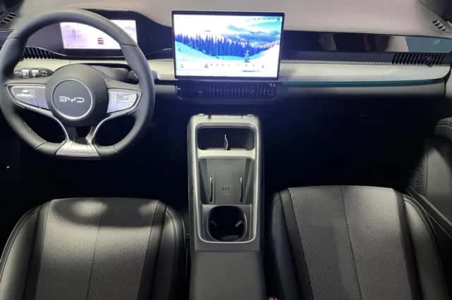 BYD Dolphin (2026) thumbnail 3