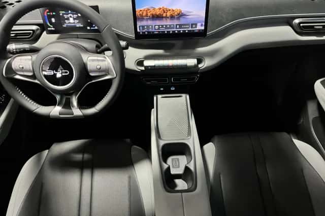 BYD Dolphin (2026) thumbnail 3