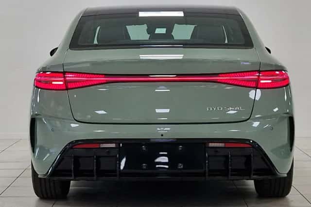 BYD Seal (2026) thumbnail 4