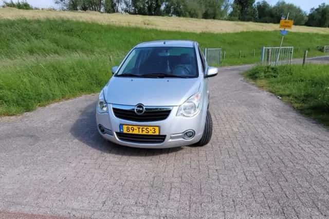 Opel Agila (2012) thumbnail 4