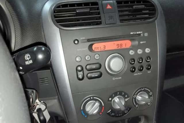 Opel Agila (2012) thumbnail 6