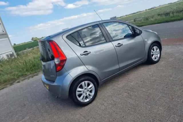 Opel Agila (2012) thumbnail 2