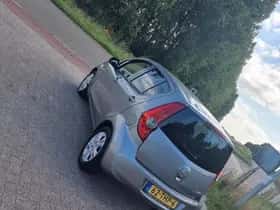 Opel Agila (2012) thumbnail 3