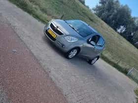 Opel Agila (2012) thumbnail 4