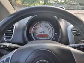 Opel Agila (2012) thumbnail 8