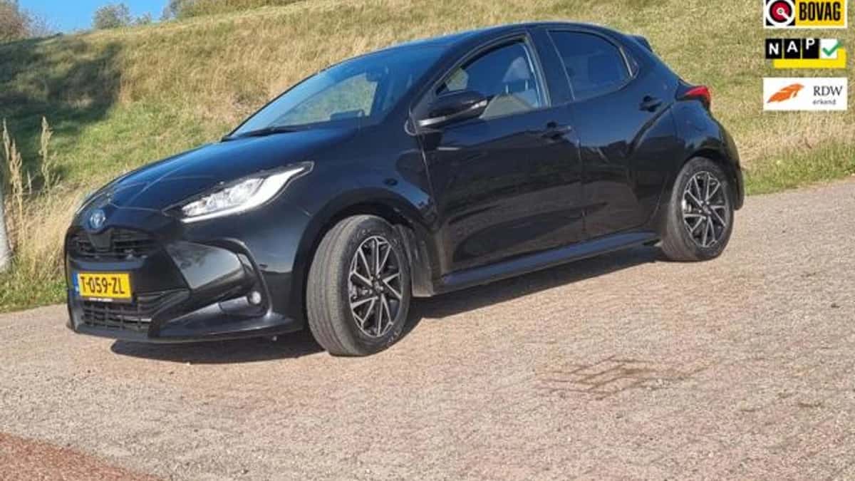 Toyota Yaris (2023) — foto 1