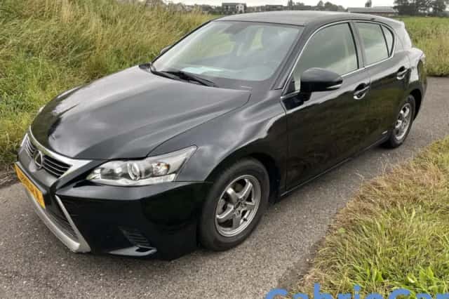 Lexus CT (2014) thumbnail 1