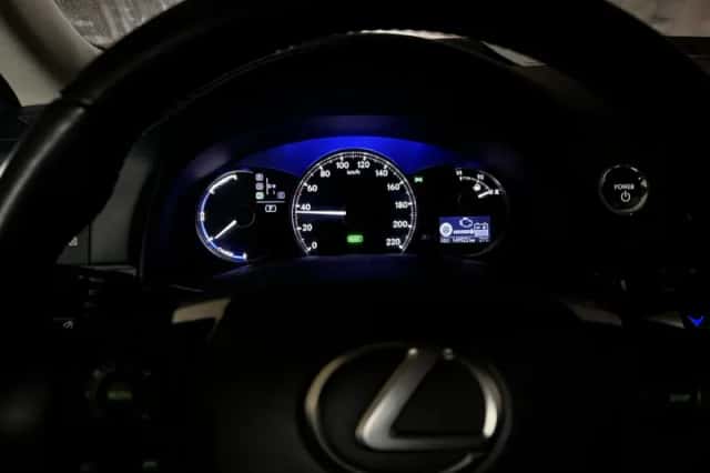 Lexus CT (2014) thumbnail 6