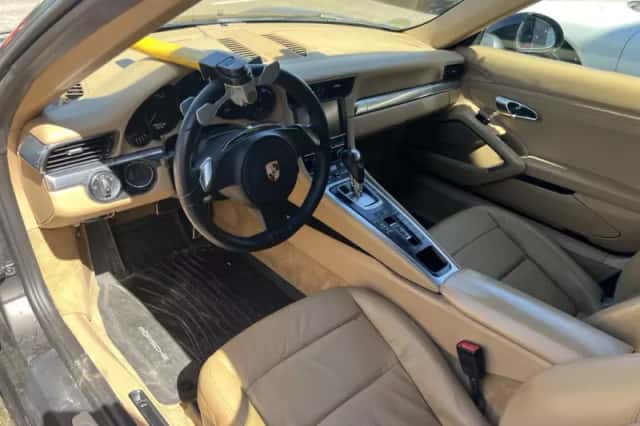 Porsche 911 (2014) thumbnail 2