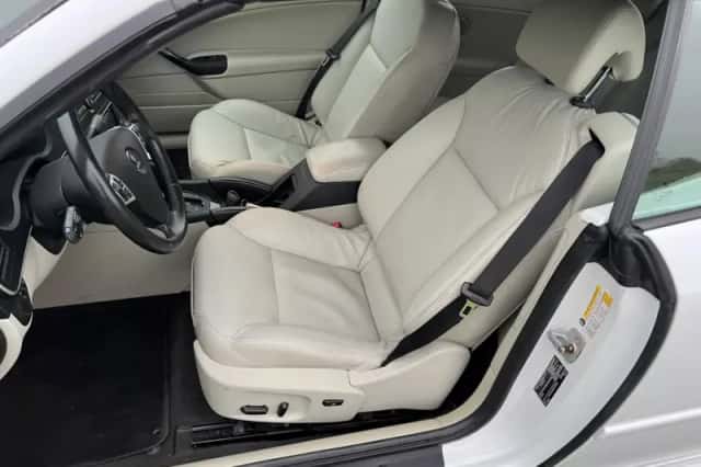 Saab 9-3 (2011) thumbnail 3