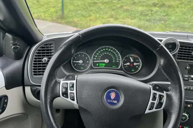 Saab 9-3 (2011) thumbnail 5